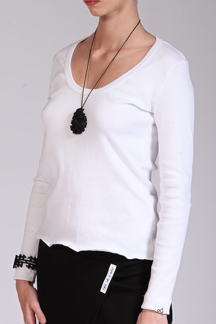 DEEP ROUND NECK TOP WHITE