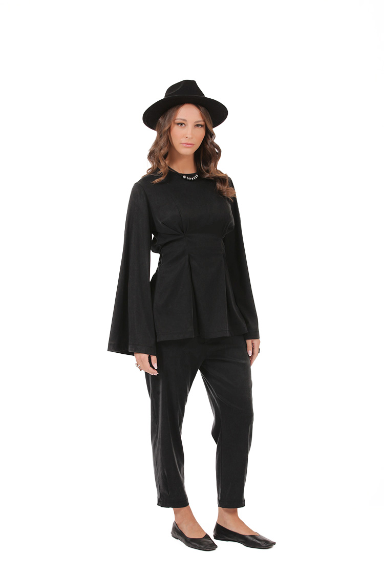 PLEATED BLOUSE WITH FLARED SLEEVES BLACK
