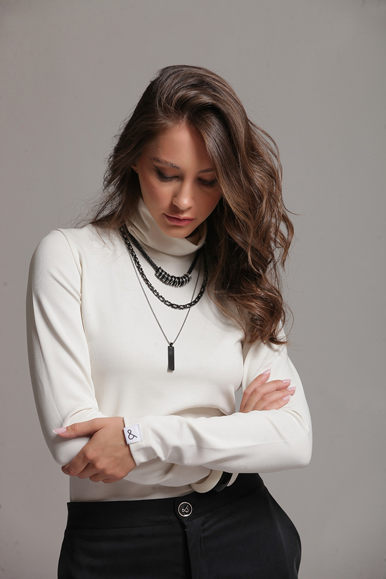 STRETCH TURTLENECK TOP WHITE
