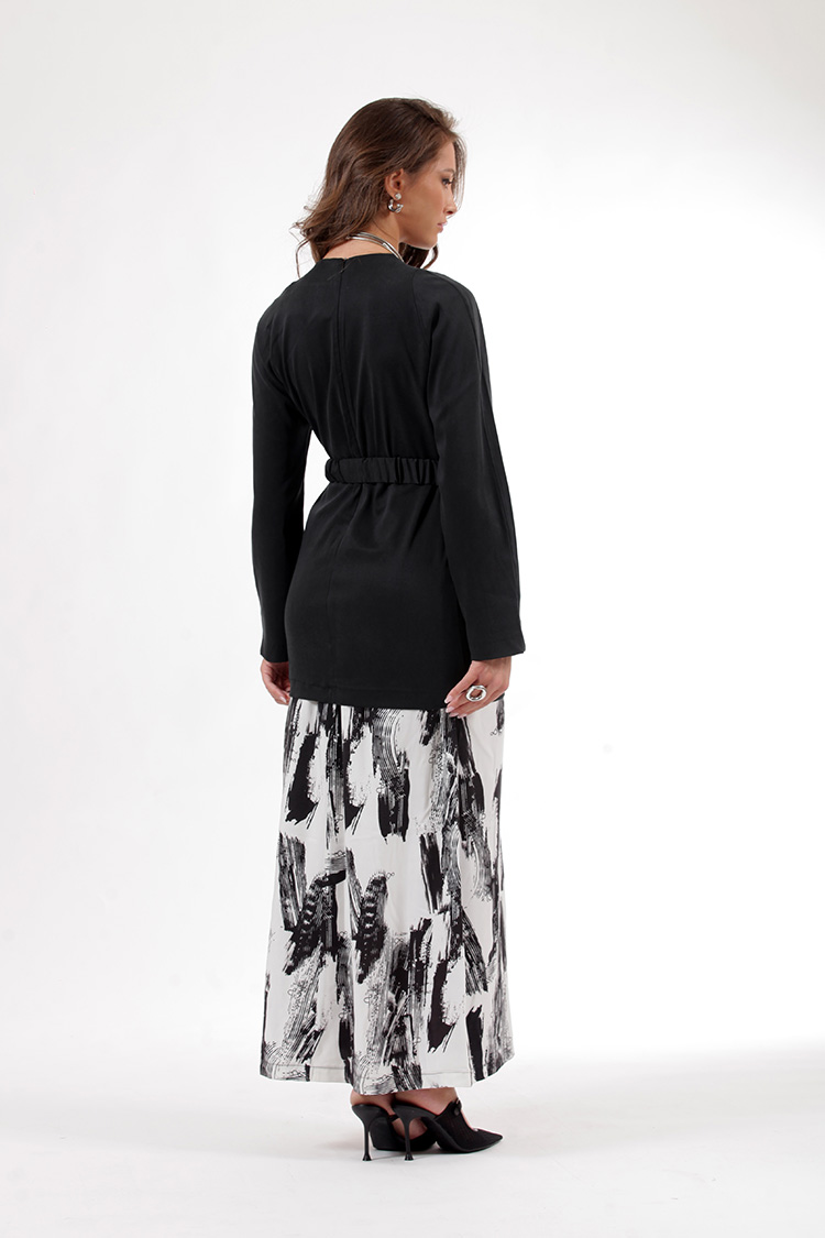 LONG PRINTED DRESS WITH DOUBLE-LAYERED FABRIC AND BELT