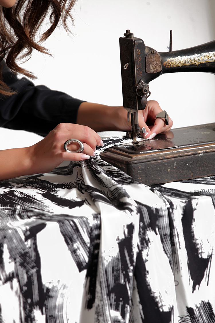 LONG PRINTED DRESS WITH DOUBLE-LAYERED FABRIC AND BELT