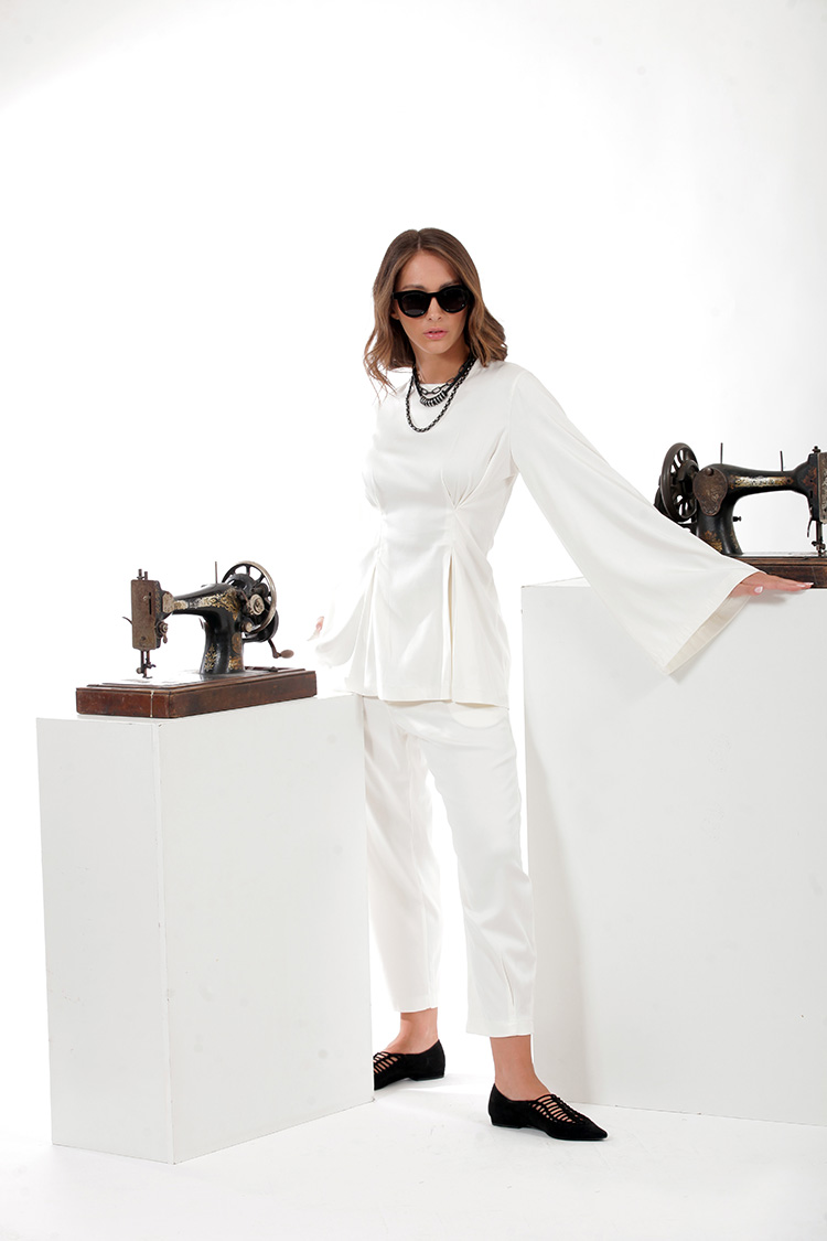 PLEATED BLOUSE WITH FLARED SLEEVES WHITE