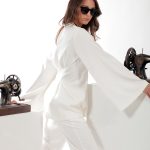PLEATED BLOUSE WITH FLARED SLEEVES WHITE