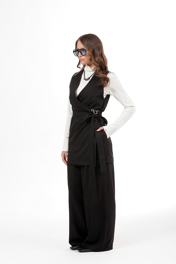 WRAP FRONT WAISTCOAT WITH LOGO PIN BLACK