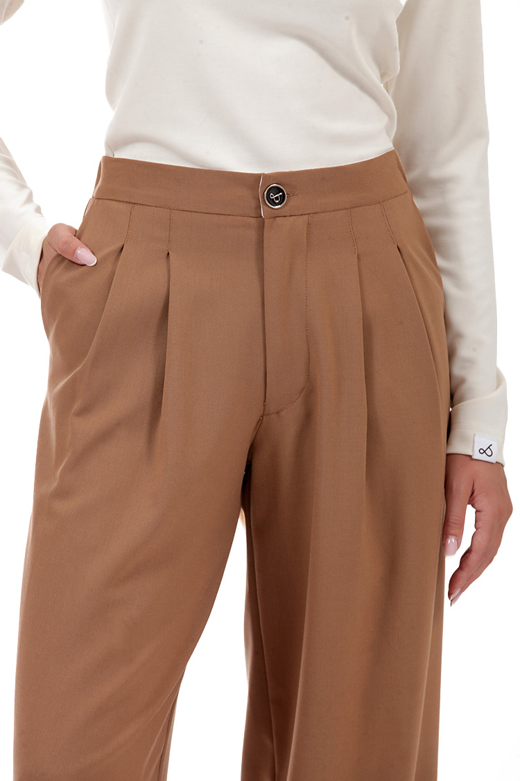 WIDE-LEG TROUSERS WITH ELASTICATED WAIST AND LOGO BUTTON CAMEL