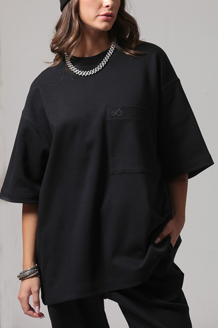 UNISEX LOGO TOP WITH FRONT POCKET BLACK