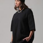 UNISEX LOGO TOP WITH FRONT POCKET BLACK