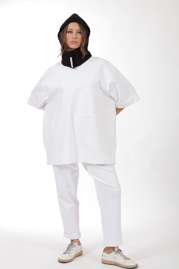 UNISEX LOGO TOP WITH FRONT POCKET WHITE