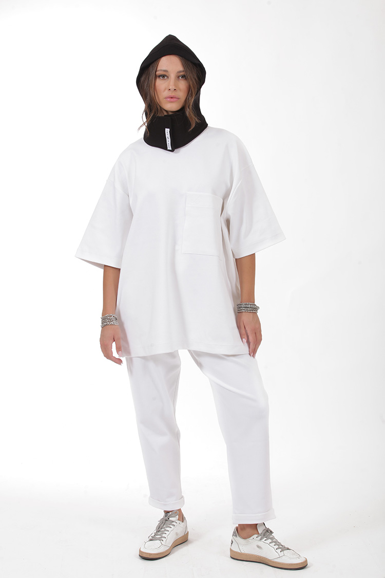 UNISEX LOGO TOP WITH FRONT POCKET WHITE