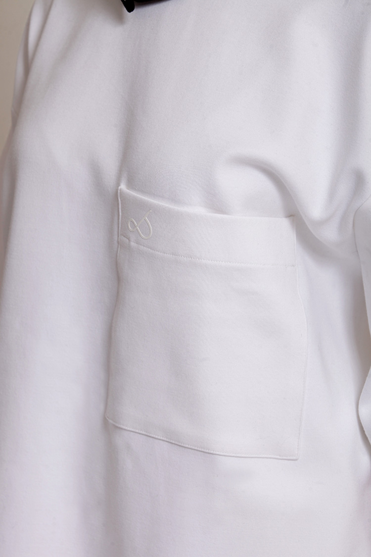 UNISEX LOGO TOP WITH FRONT POCKET WHITE