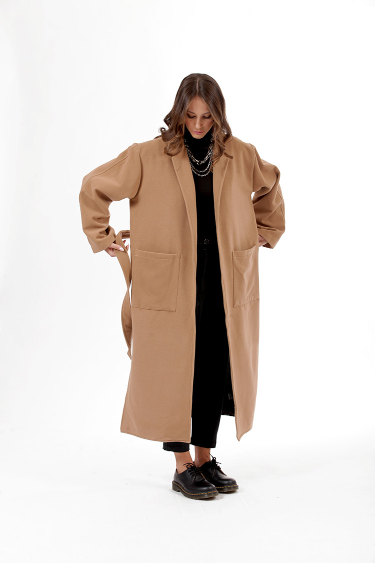 LONG BELTED COAT WITH SIDE SLITS CAMEL