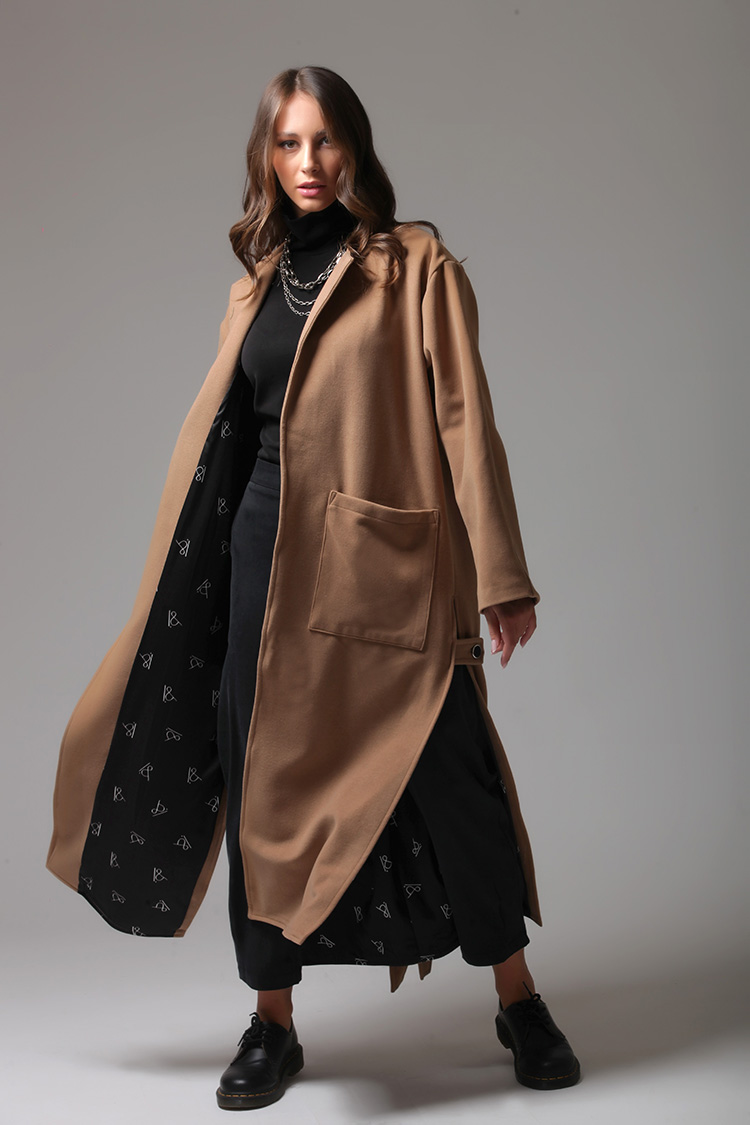 LONG BELTED COAT WITH SIDE SLITS CAMEL
