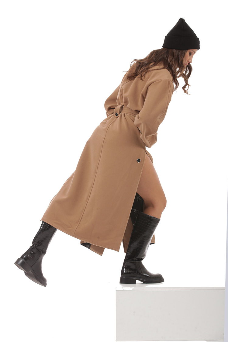 LONG BELTED COAT WITH SIDE SLITS CAMEL