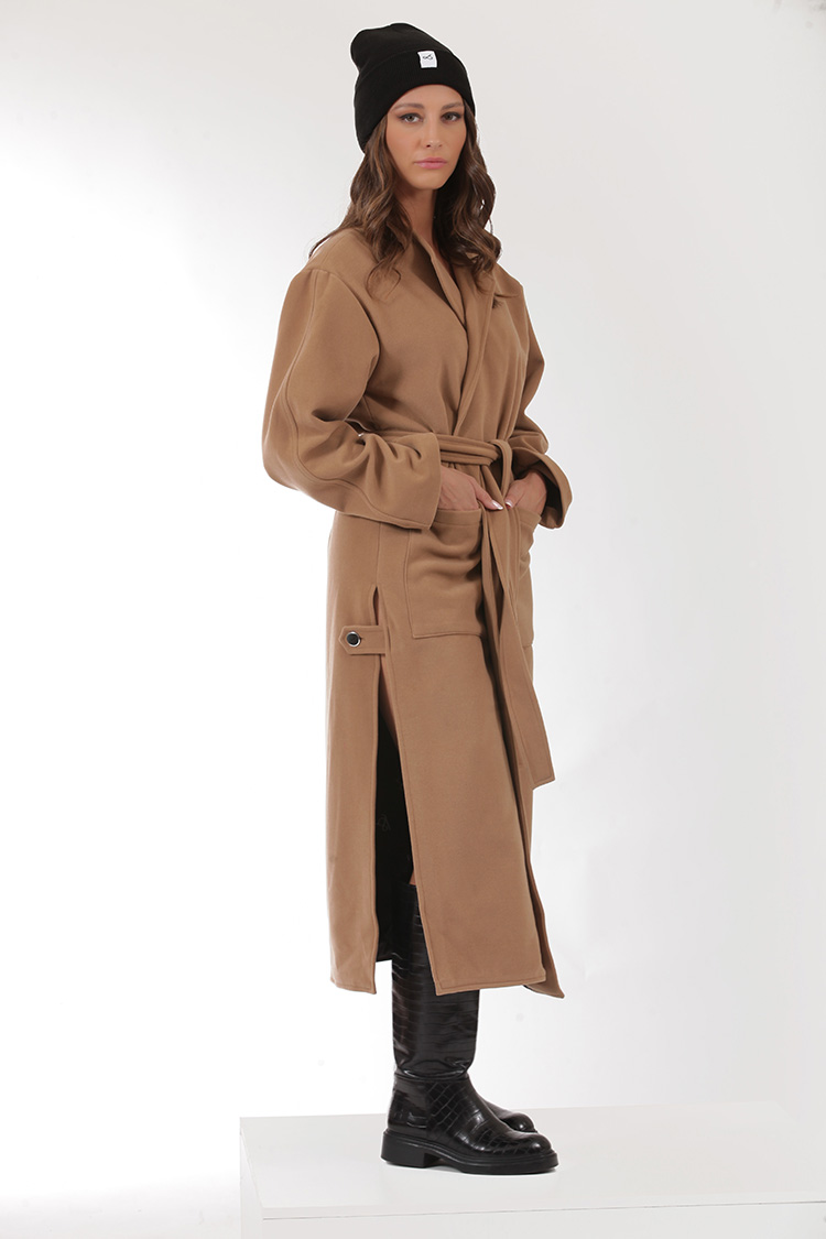 LONG BELTED COAT WITH SIDE SLITS CAMEL