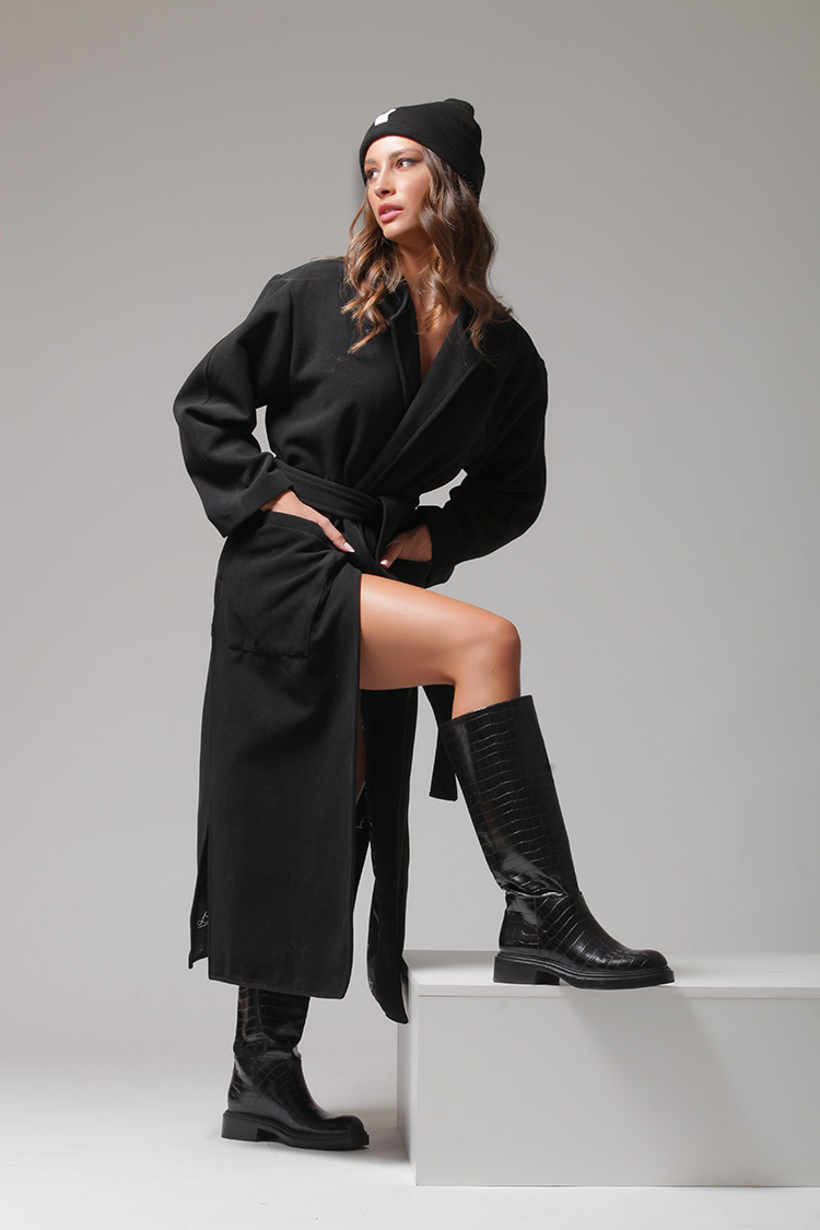 LONG BELTED COAT WITH SIDE SLITS BLACK