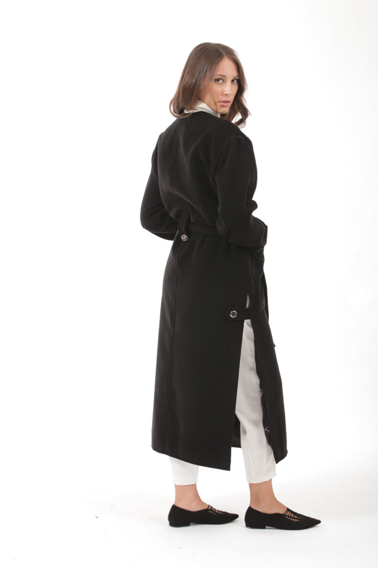 LONG BELTED COAT WITH SIDE SLITS BLACK