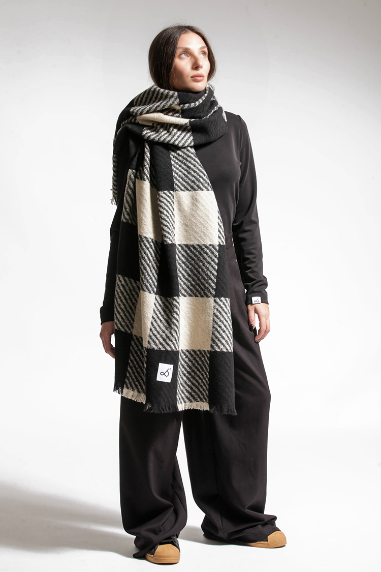 BLACK & CREAM SCARF