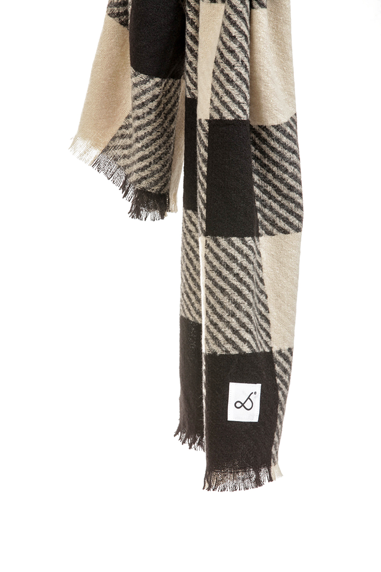 BLACK & CREAM SCARF