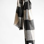 BLACK & CREAM SCARF