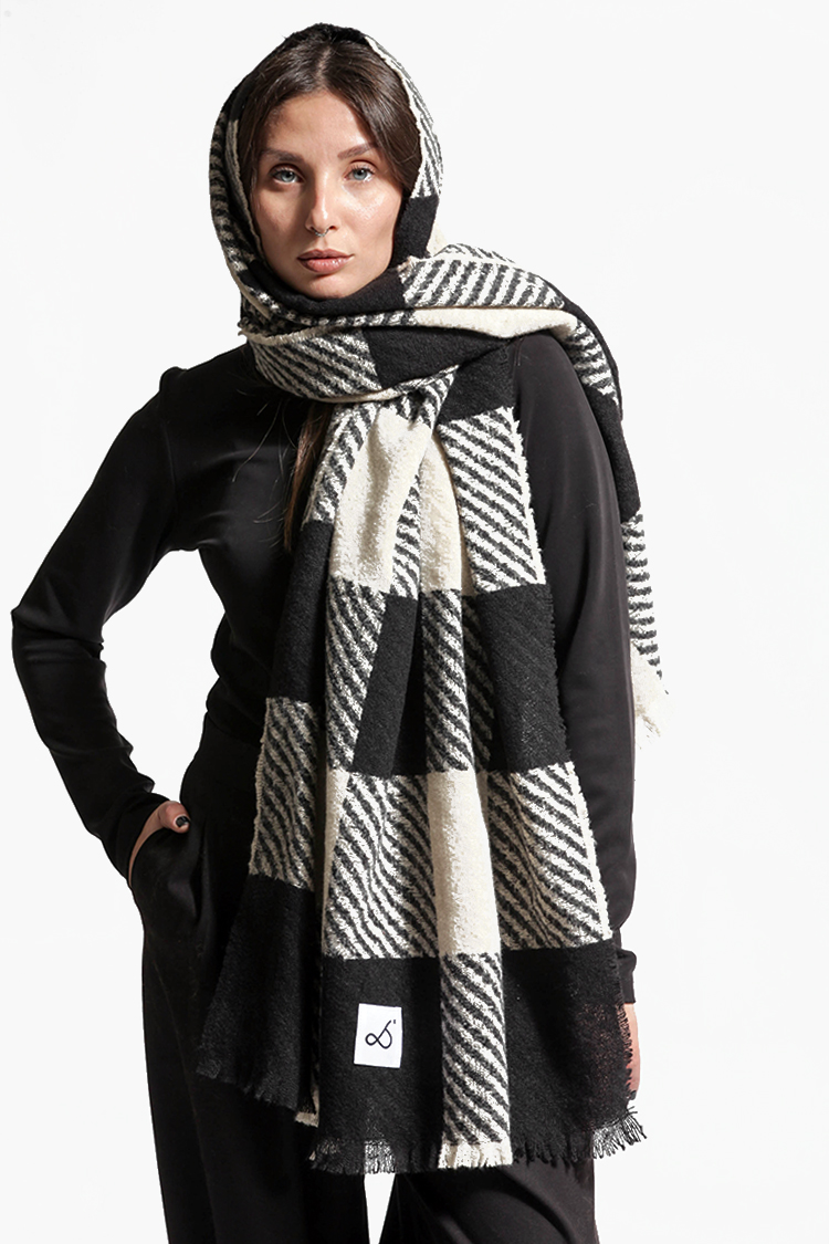 BLACK & CREAM SCARF