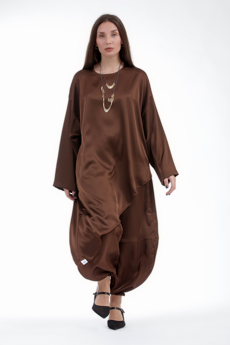 WIDE-LEG SATIN PANTS IN CLOCOLATE