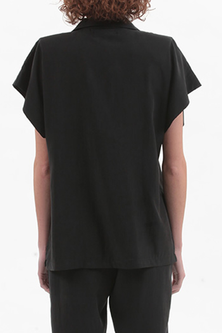 BLAZER WITH OVERSIZED SHOULDERS AND LOGO BUTTON DETAIL — BLACK