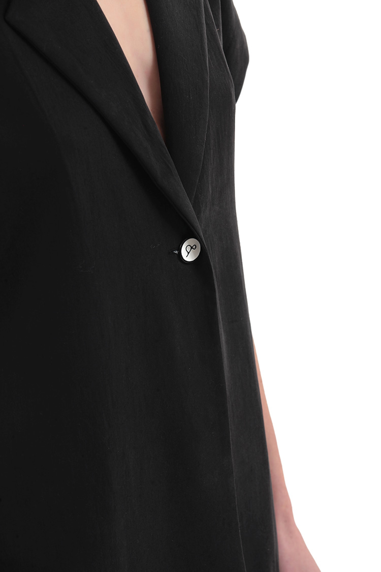 BLAZER WITH OVERSIZED SHOULDERS AND LOGO BUTTON DETAIL — BLACK