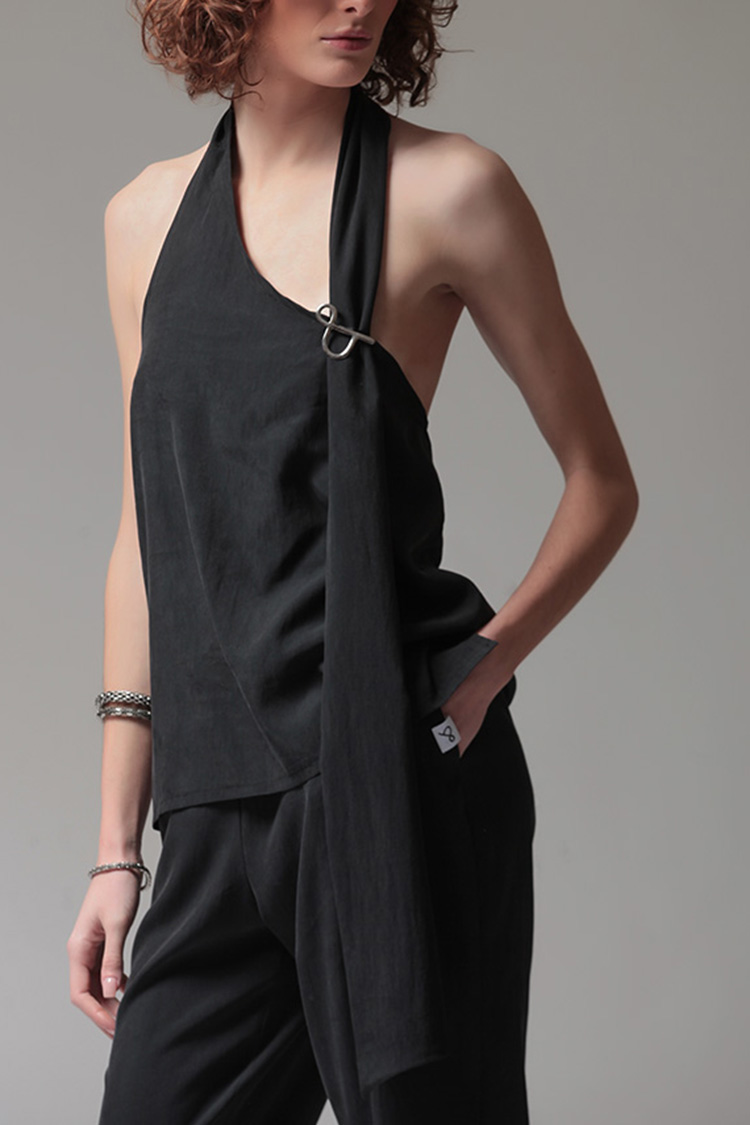 BACKLESS TOP WITH LOGO PIN DETAIL — BLACK