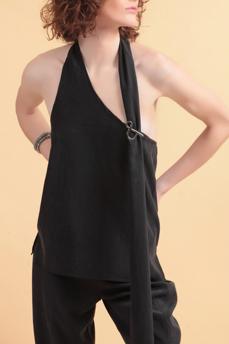 BACKLESS TOP WITH LOGO PIN DETAIL — BLACK