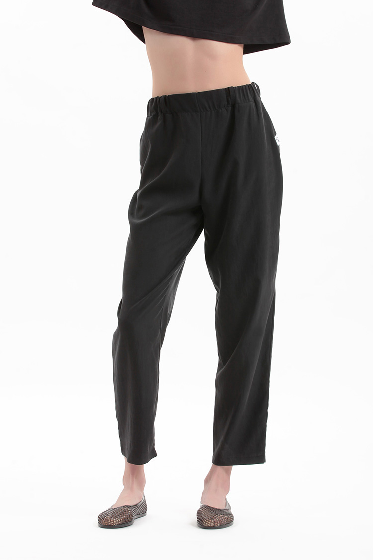 CROPPED TROUSERS WITH ELASTICATED WAIST — BLACK
