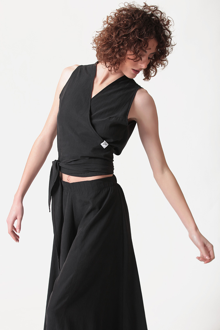 CRUISE TOP — BLACK