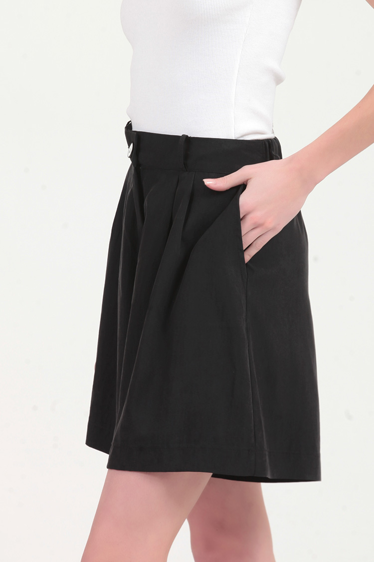 BERMUDA SHORTS WITH ELASTICATED WAIST AND LOGO BUTTON DETAIL — BLACK