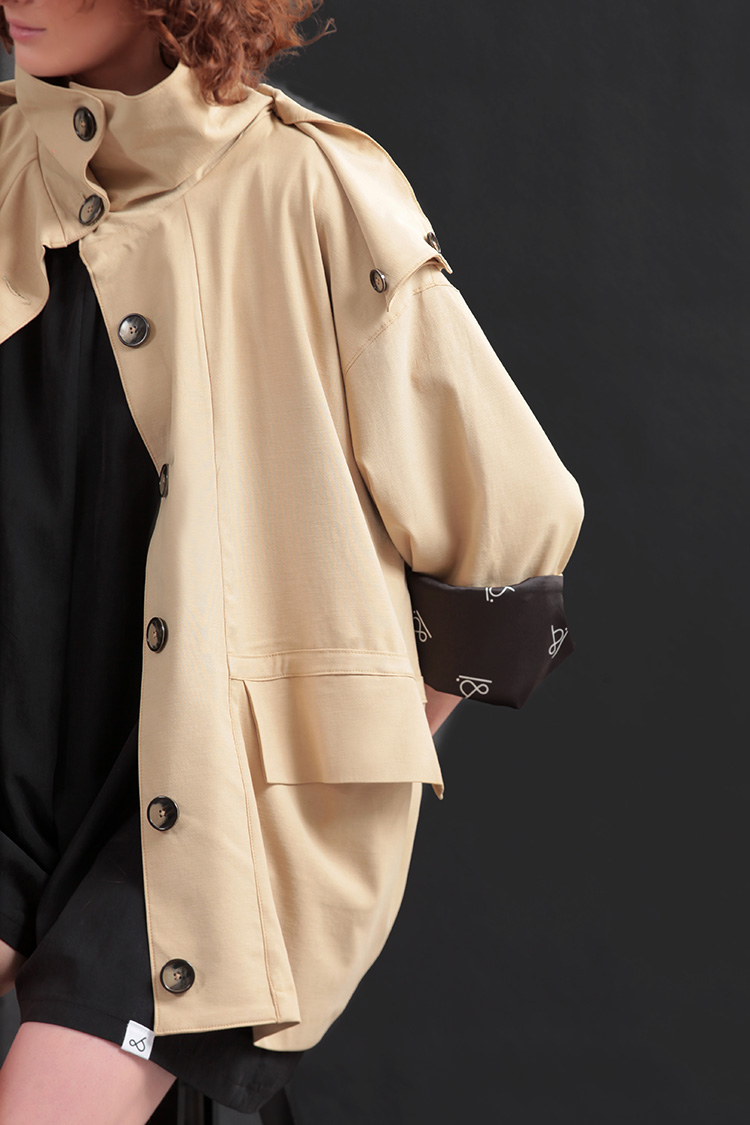 SHORT TRENCH COAT WITH REMOVABLE HOOD DETAIL — BEIGE