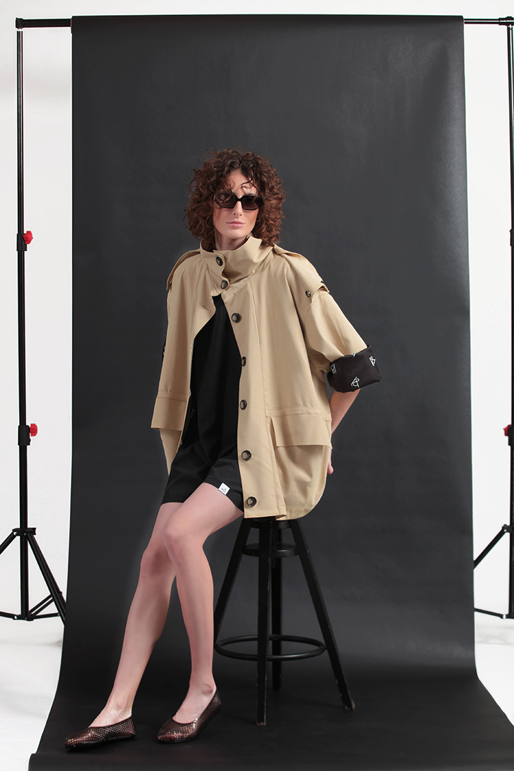 SHORT TRENCH COAT WITH REMOVABLE HOOD DETAIL — BEIGE