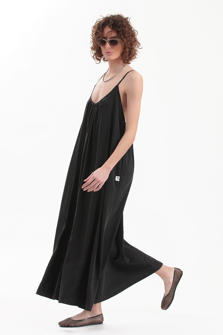 LONG DRESS WITH A DEEP BACK — BLACK