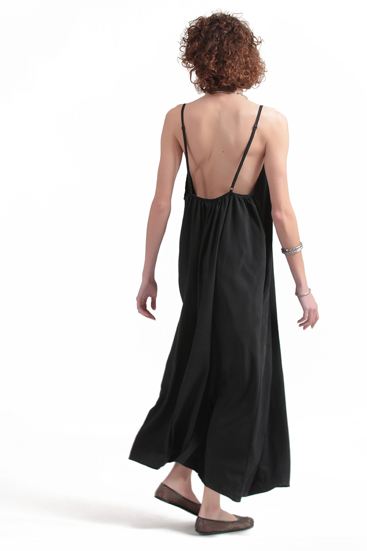 LONG DRESS WITH A DEEP BACK — BLACK