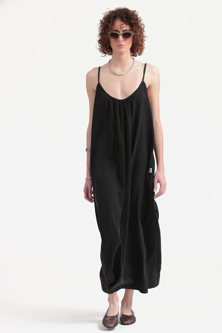 LONG DRESS WITH A DEEP BACK — BLACK