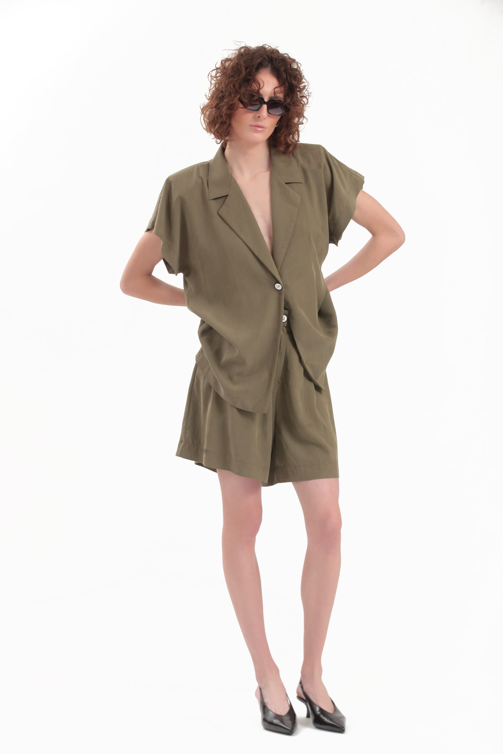 BLAZER WITH OVERSIZED SHOULDERS AND LOGO BUTTON DETAIL — CHAKI