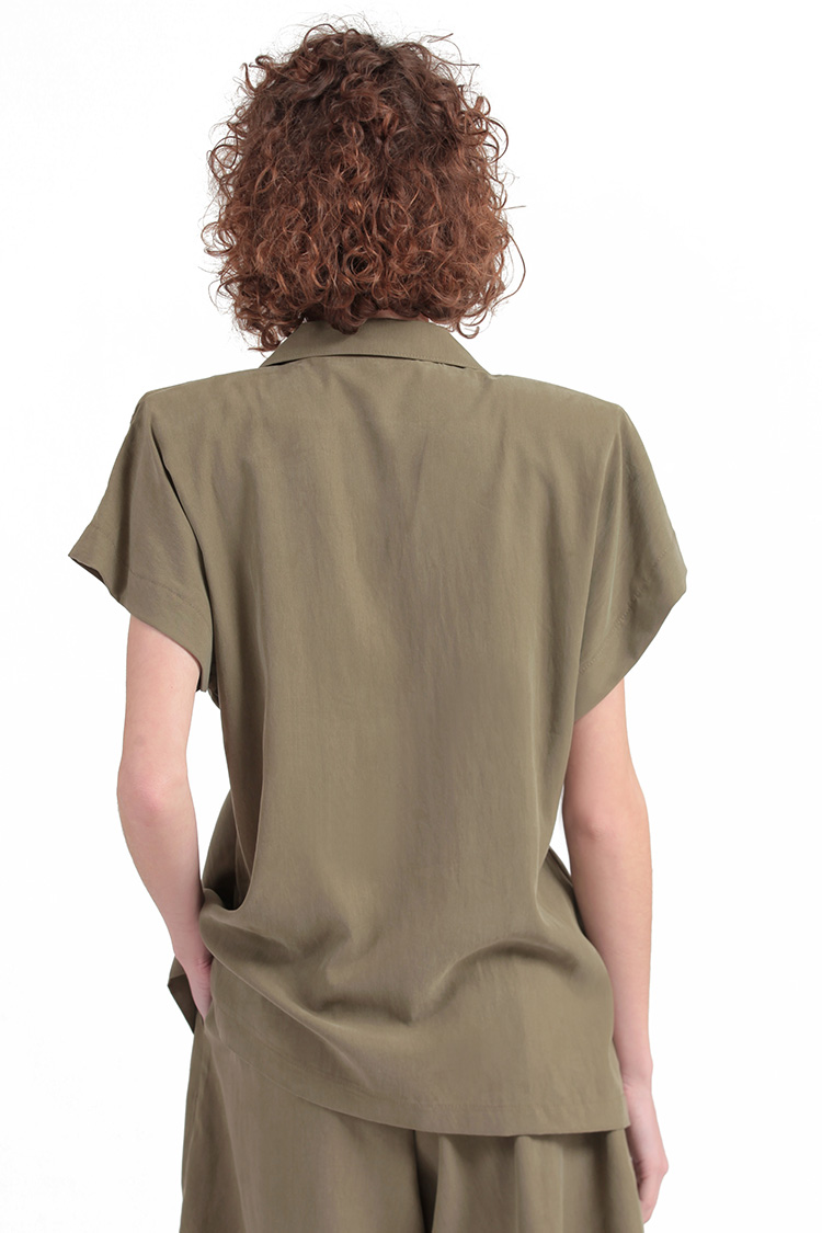 BLAZER WITH OVERSIZED SHOULDERS AND LOGO BUTTON DETAIL — CHAKI