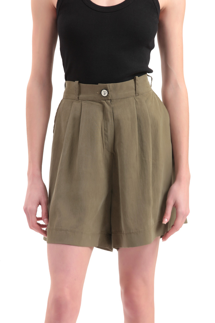 BERMUDA SHORTS WITH ELASTICATED WAIST AND LOGO BUTTON DETAIL — CHAKI