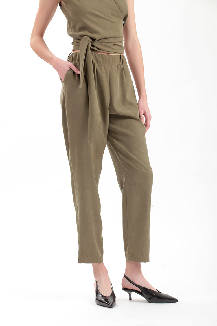 CROPPED TROUSERS WITH ELASTICATED WAIST — CHAKI
