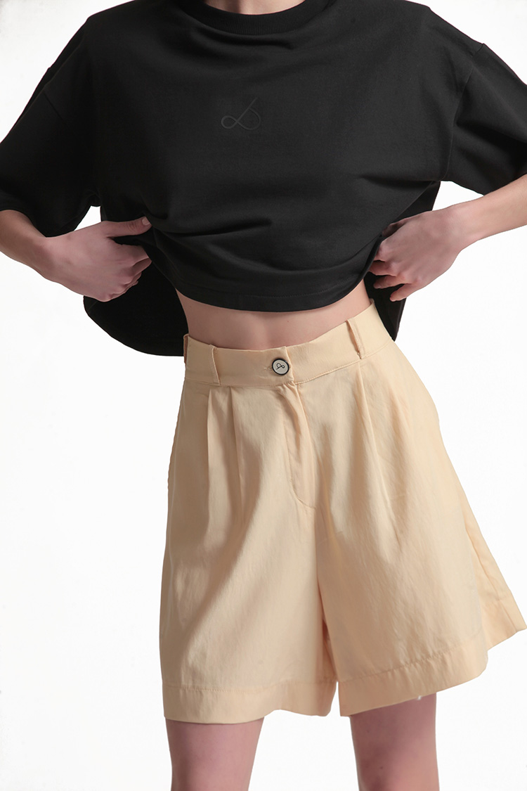 BERMUDA SHORTS WITH ELASTICATED WAIST AND LOGO BUTTON DETAIL — BUTTER