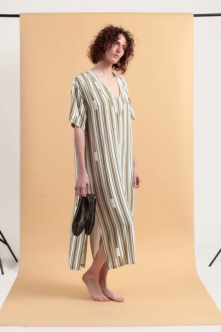 STRIPE LONGLINE SHIRT WITH V NECKLINE AND BACK BUTTONS DETAIL — STRIPE