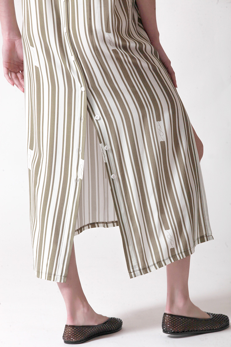 STRIPE LONGLINE SHIRT WITH V NECKLINE AND BACK BUTTONS DETAIL — STRIPE