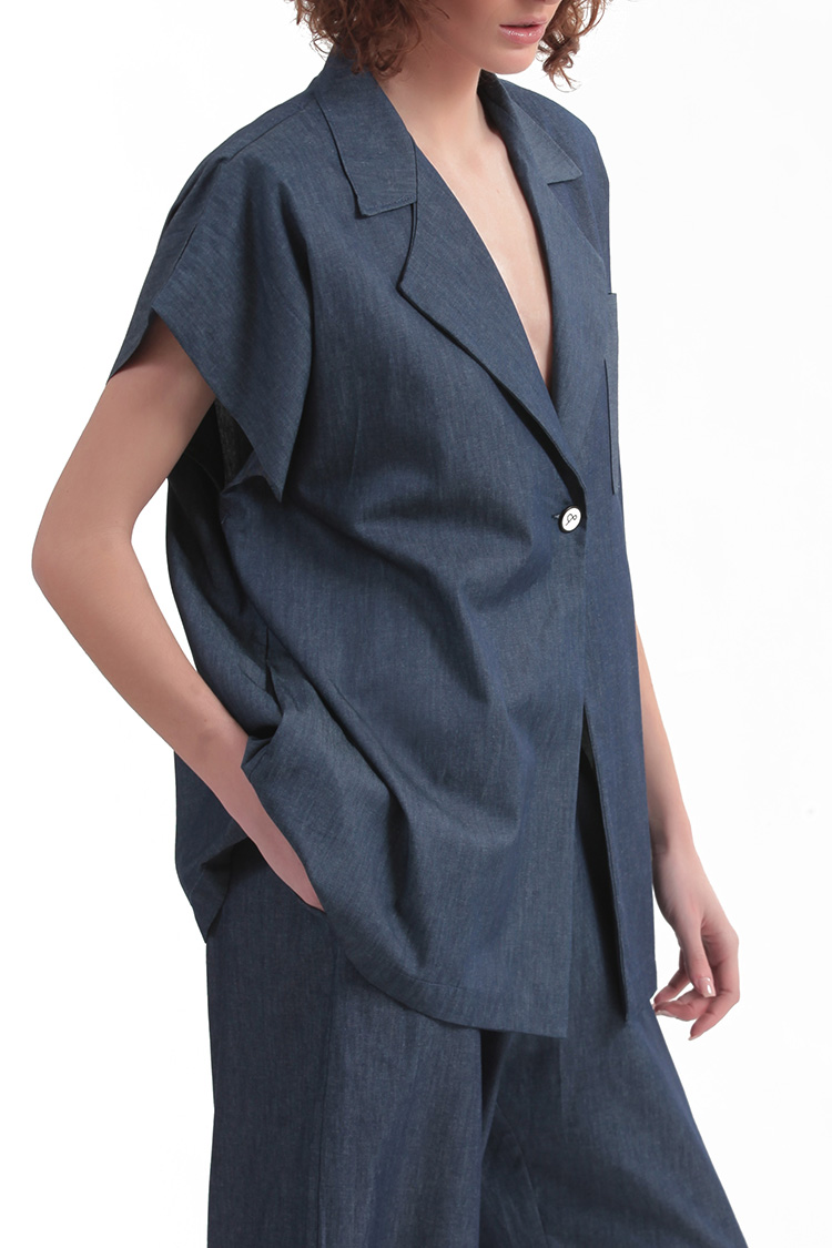 SHORT SLEEVE BLAZER WITH OVERSIZED SHOULDERS AND LOGO BUTTON DETAIL — DENIM