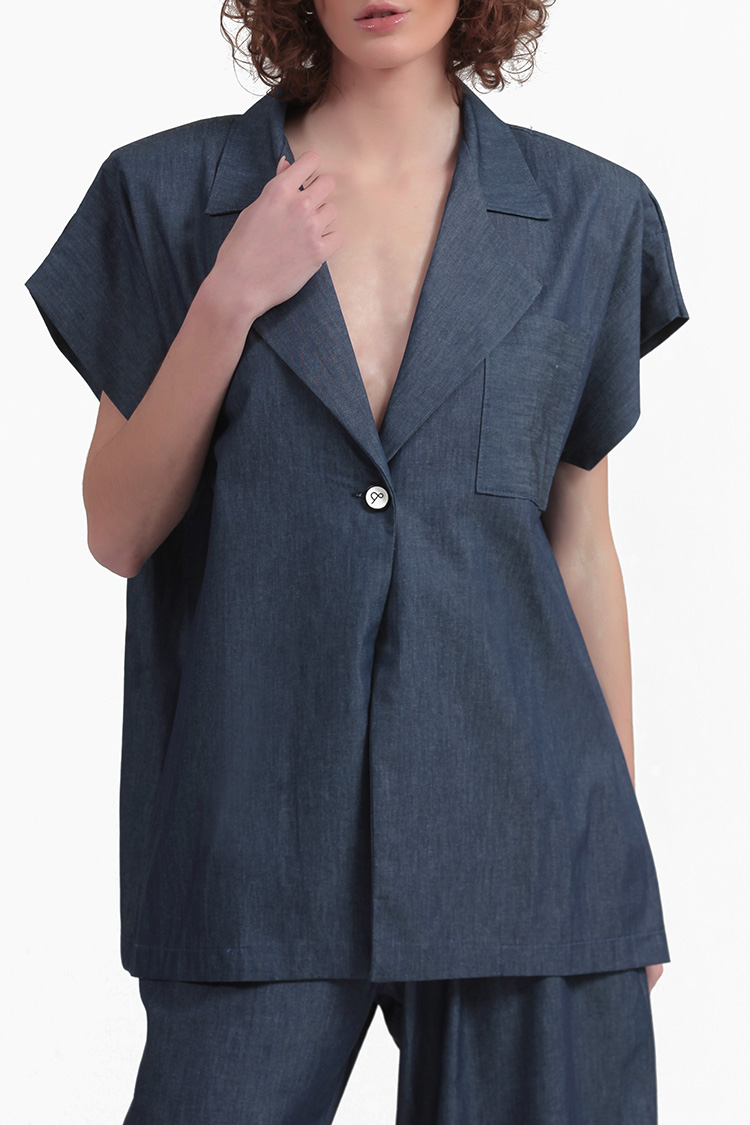 SHORT SLEEVE BLAZER WITH OVERSIZED SHOULDERS AND LOGO BUTTON DETAIL — DENIM