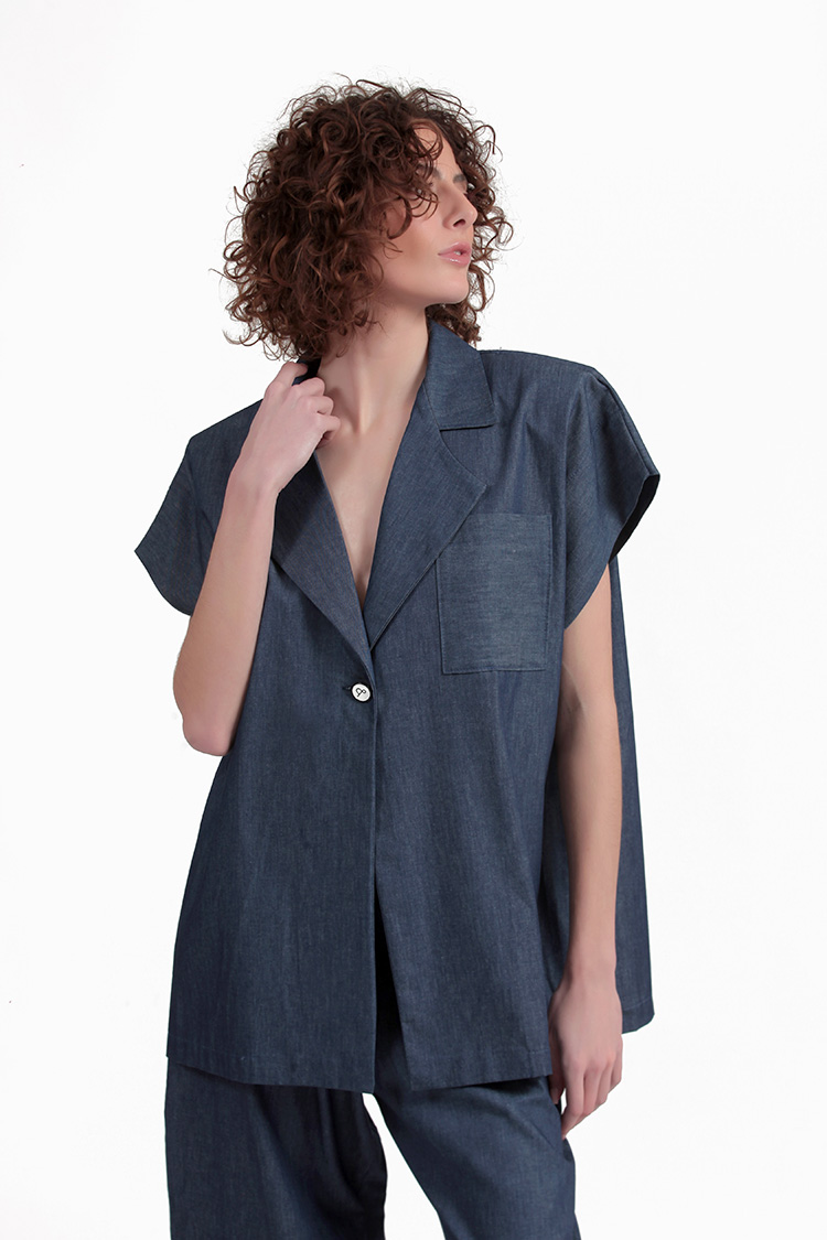 SHORT SLEEVE BLAZER WITH OVERSIZED SHOULDERS AND LOGO BUTTON DETAIL — DENIM