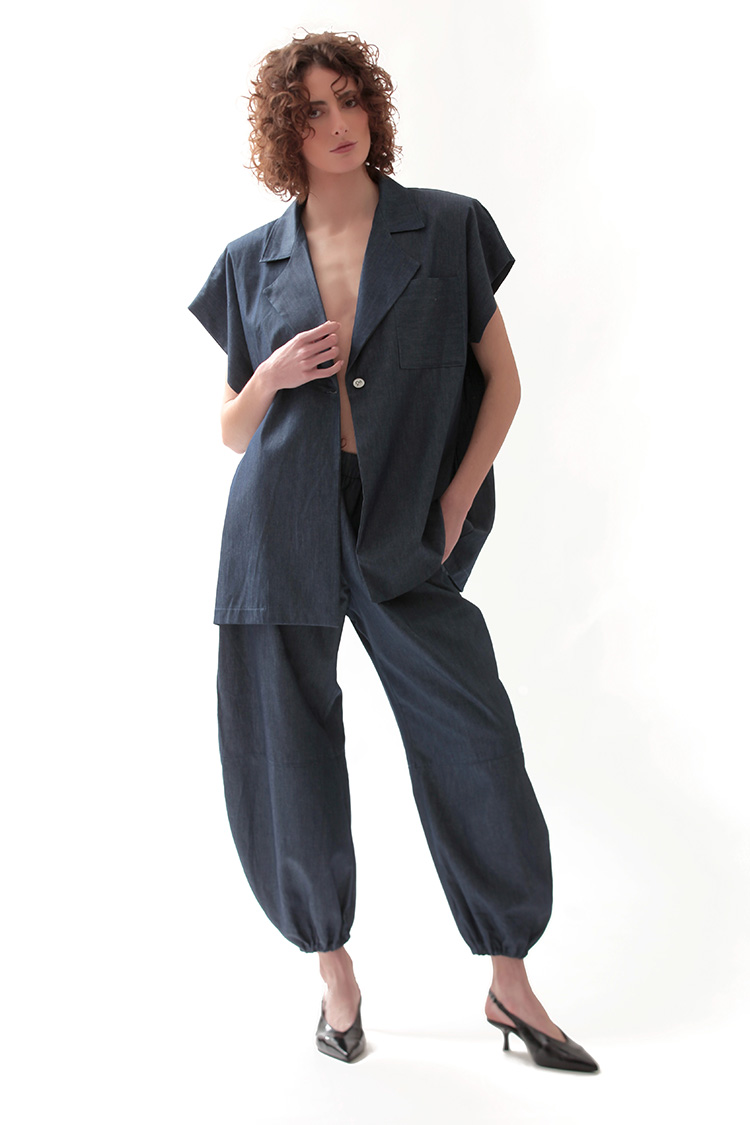 SHORT SLEEVE BLAZER WITH OVERSIZED SHOULDERS AND LOGO BUTTON DETAIL — DENIM