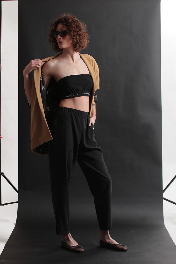 UNISEX BLAZER WITH OVERSIZED SHOULDERS AND LOGO BUTTON DETAIL — BEIGE