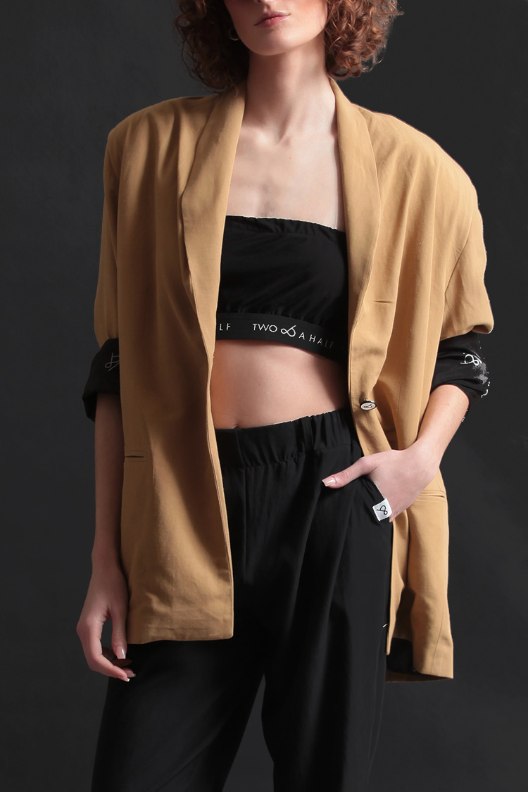 UNISEX BLAZER WITH OVERSIZED SHOULDERS AND LOGO BUTTON DETAIL — BEIGE